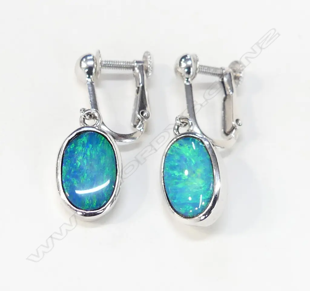 18CT WHITE GOLD & OPAL EARRINGS 4.2 GRAMS Image 1++