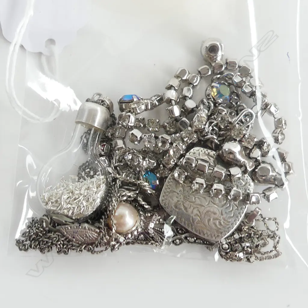 4 NECKLACES; 3 925 SILVER w. PENDANTS (1 CHAIN BROKEN), 1 RHINESTONE Image 1++