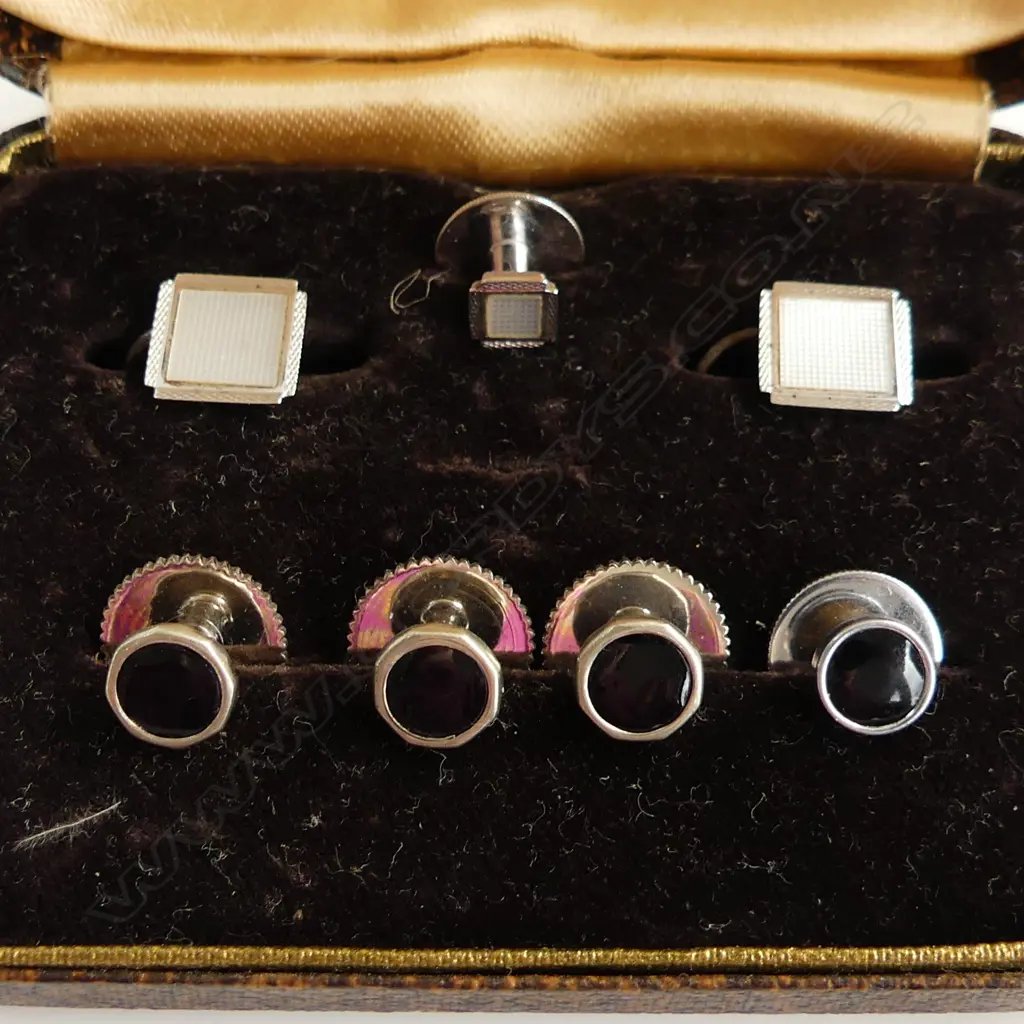 9CT W/G GENTS MOP DRESS SHIRT STUDS (3GMS) & S/STEEL ONYX STUDS Image 1++