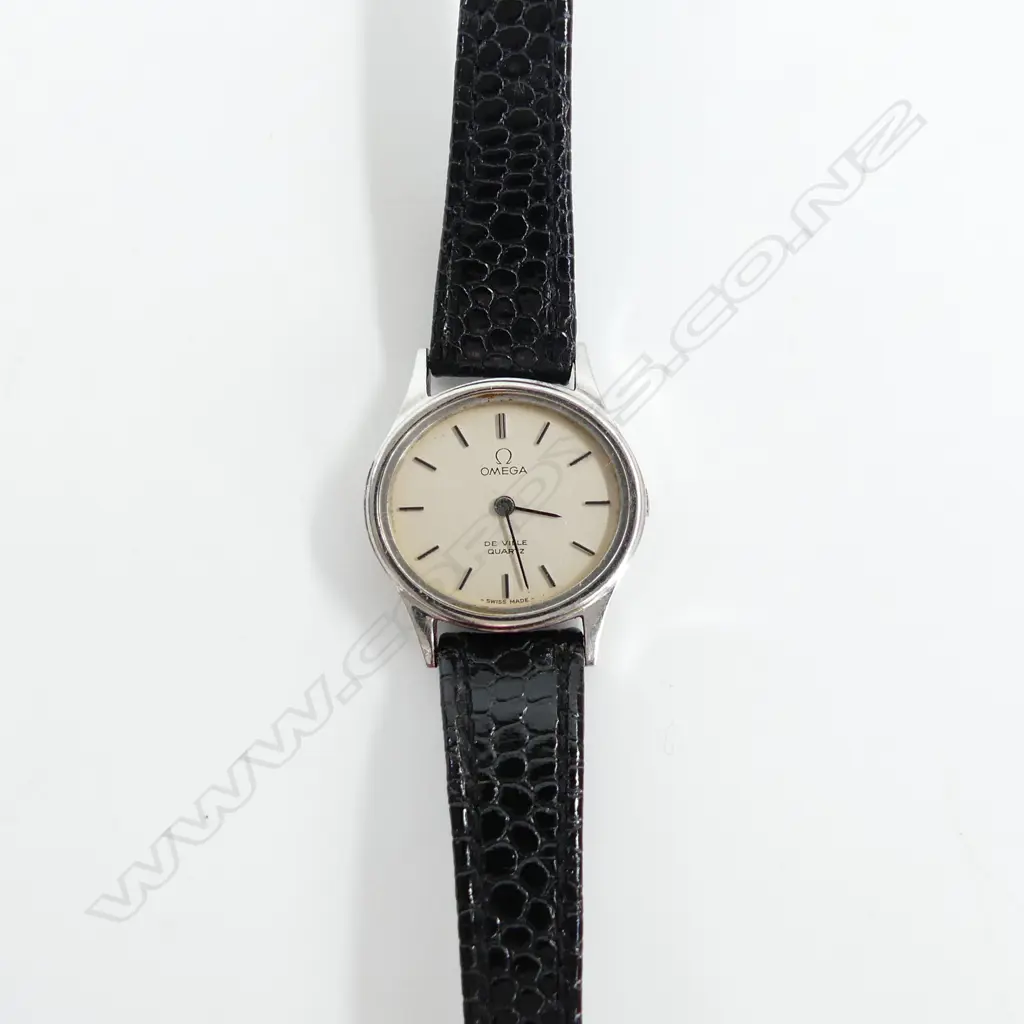 LADIES OMEGA DE VILLE OVAL FACE WRIST WATCH Image 1++