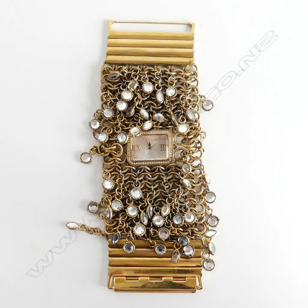 BETSEY JOHNSON BRACELET WRIST WATCH, BOXED Image 1++