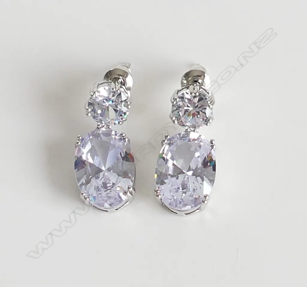 PR LG SILVER PLATED OVAL FAUX DIAMOND DROP EARRINGS  Image 1++