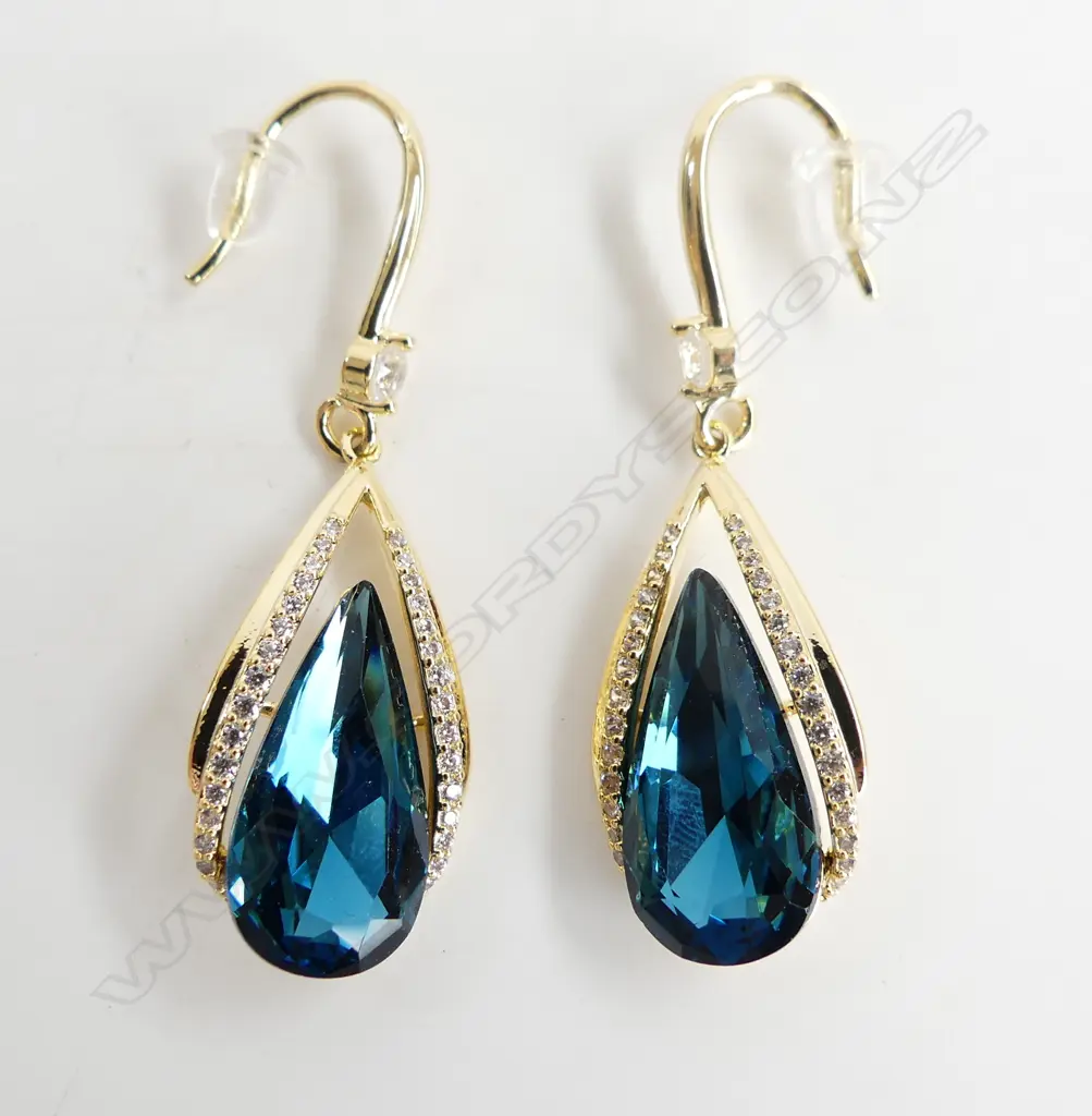 PR BLUE & CZ TEAR DROP COSTUME JEWELLERY EARRINGS Image 1++