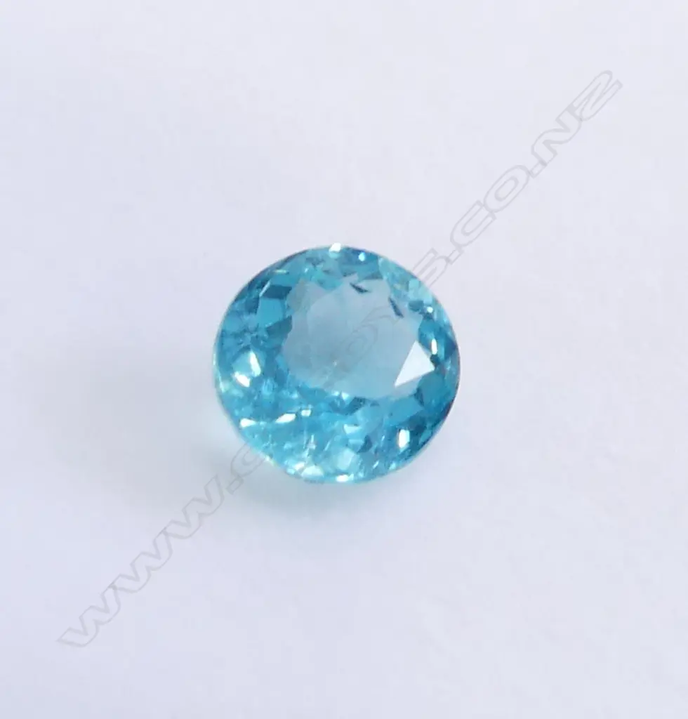 NATURAL APATITE OVAL STONE, BLUE  WITH AIG REPORT Image 1++