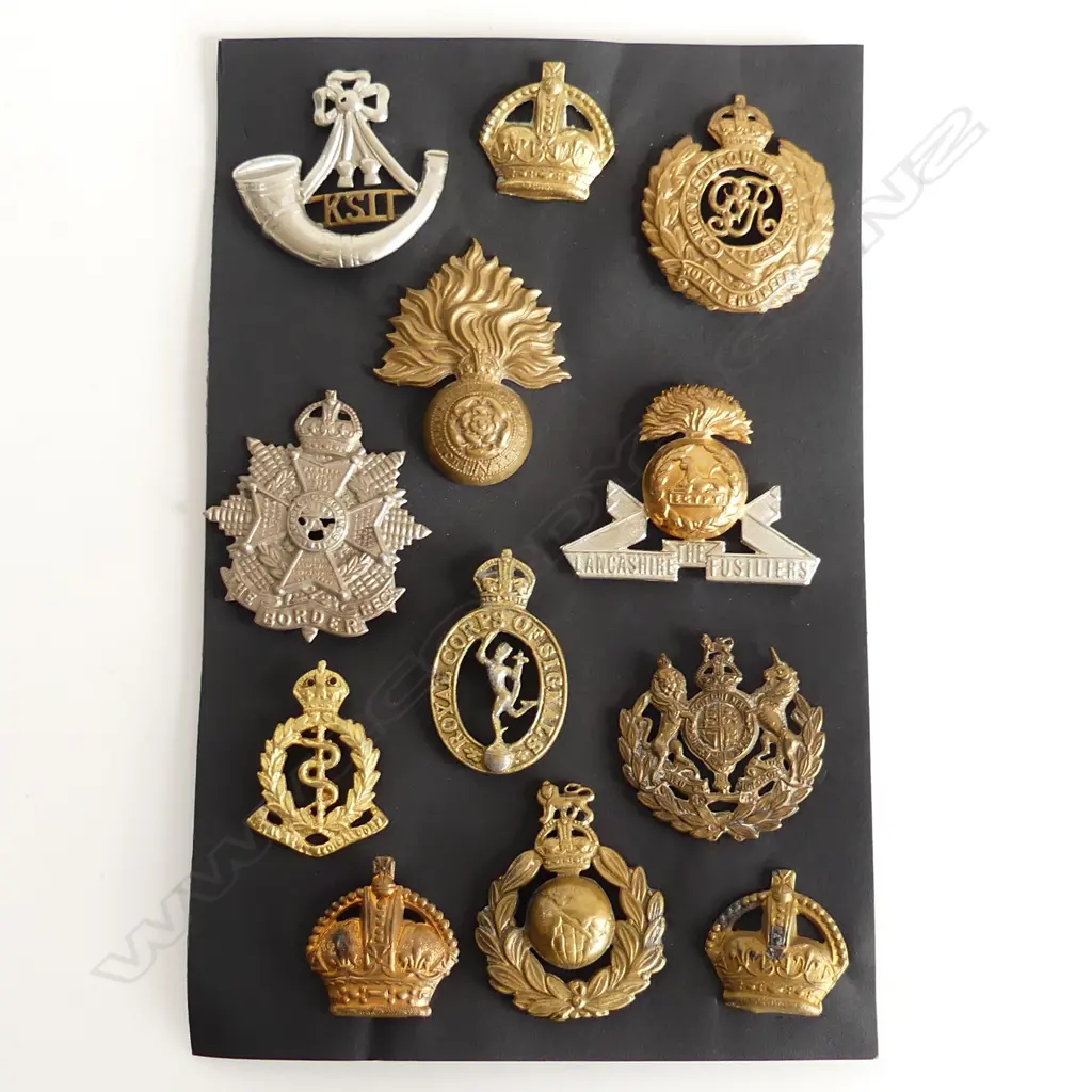 BAG ASST. MILITARY BADGES Image 1++