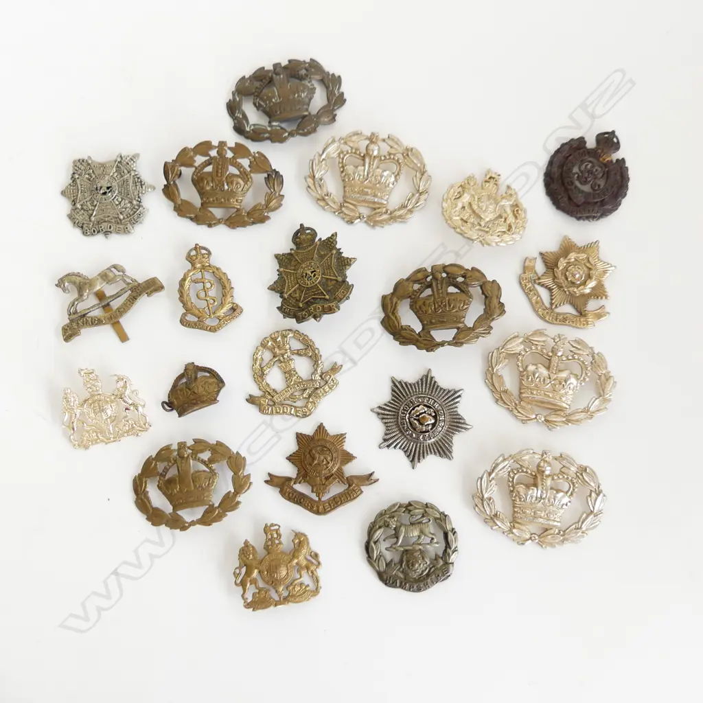 BAG ASST. MILITARY BADGES Image 1++