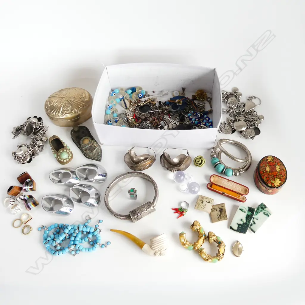 BOX LOT ASST. COSTUME JEWELLERY, PIPE Image 1++