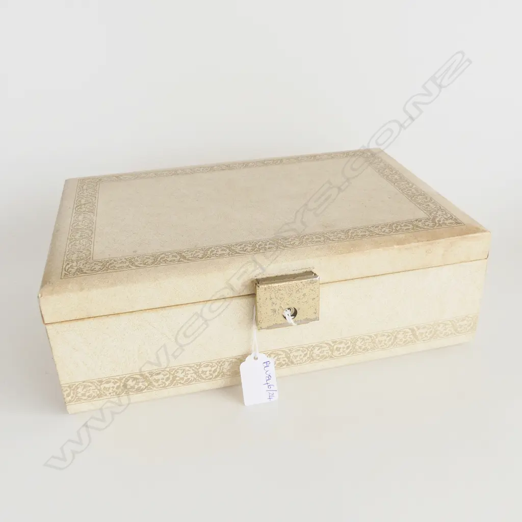 JEWELLERY BOX w. ASST. COSTUME CONTENTS W.305mm Image 1++