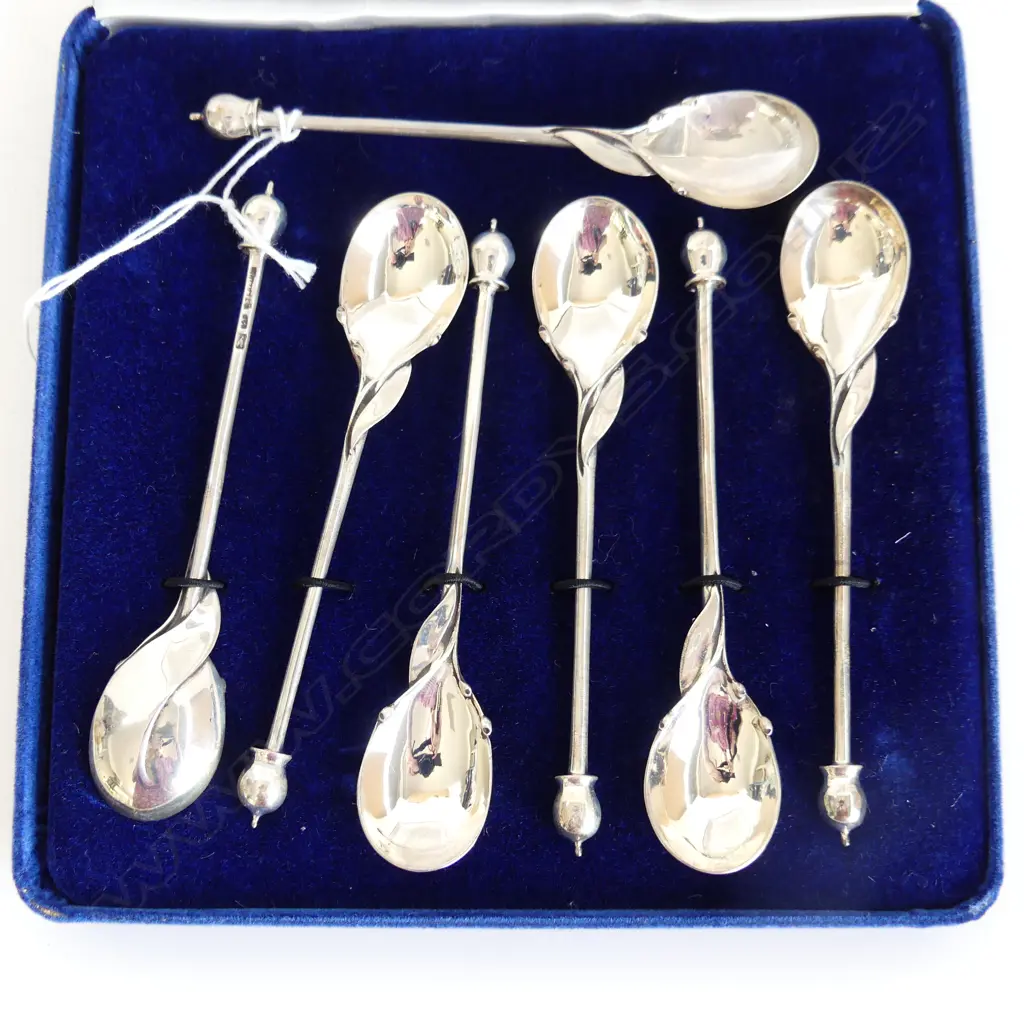 7 STG SILVER TEASPOONS w. GUM NUT DESIGN L.110mm 97 GRAMS, CASED Image 1++