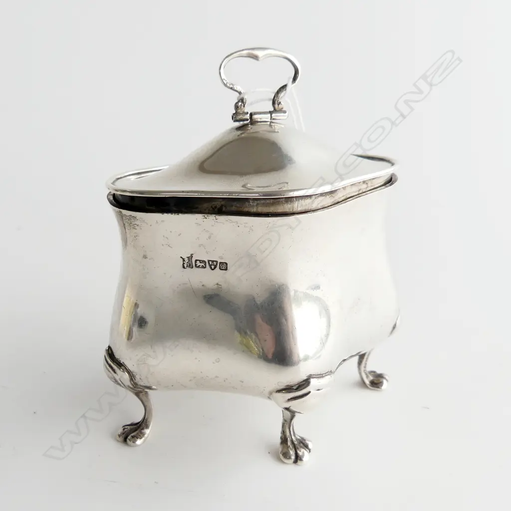 STERLING SILVER TEA CADDY . ON 3 PAD FEET .CHESTER 1904 ? 178gm 100x120mm Image 1++