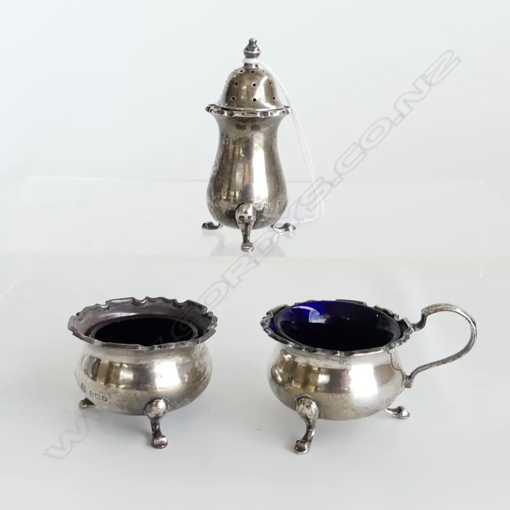 3 PCES STG SILVER; PR SALTS & PEPPER POT, B'HAM 1939 90 GRAMS Image 1++