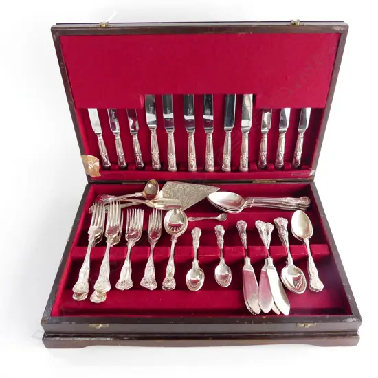 VINTAGE KINGS PATTERN 54 PC CUTLERY SET, IN WOODEN CANTEEN
