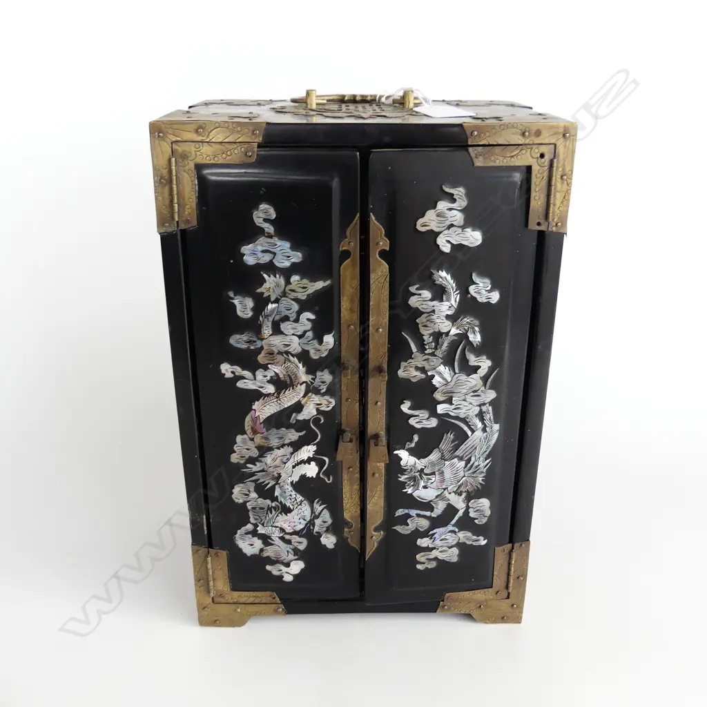 CHINESE LAQUER JEWELLERY BOX WITH MOP INLAY DECORATION 200 X 150 X 300mm Image 1++