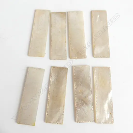 8 QUALITY ANTIQUE MOTHER OF PEARL GAMING TOKENS ENGRAVED WITH CHINESE ENGRAVINGS L. 52MM