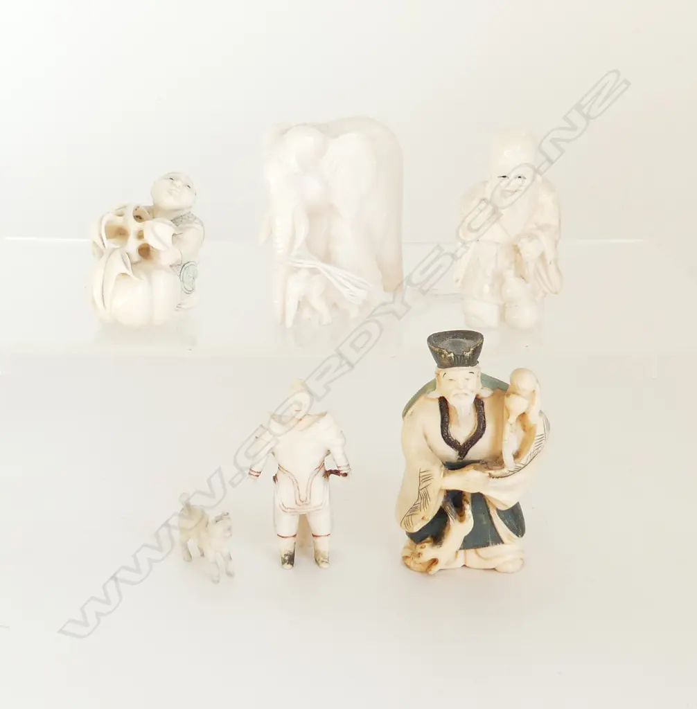 5 PCES IVORY; 3 NETSUKE, ELEPHANT & MAN w. DOG H.55mm Image 1++