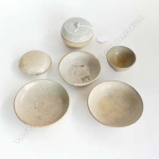 6 ORIENTAL SMALL CERAMIC DISHES