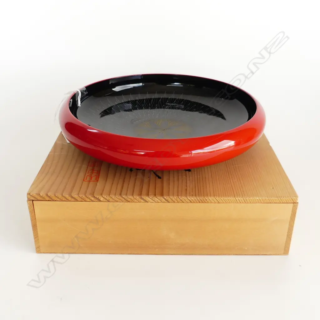JAPANESE LACQUER WARE BOWL IN CEDAR BOX  DIA. 235mm Image 1++