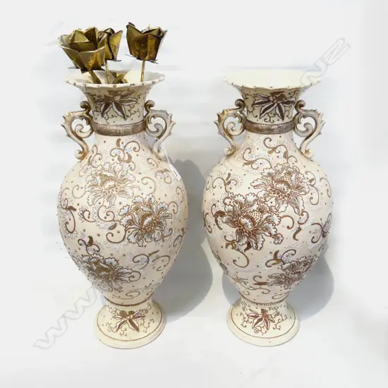 PR LG WHITE ORIENTAL VASES H.560mm - 1 w. HAIRLINE TO RIM