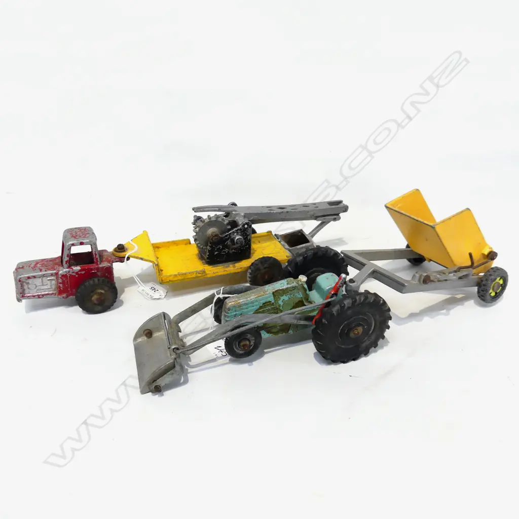 FUN HO TRACTOR & FEED OUT TRAILER L410MM &EARTH MOVING DIGGERL390MM Image 1++