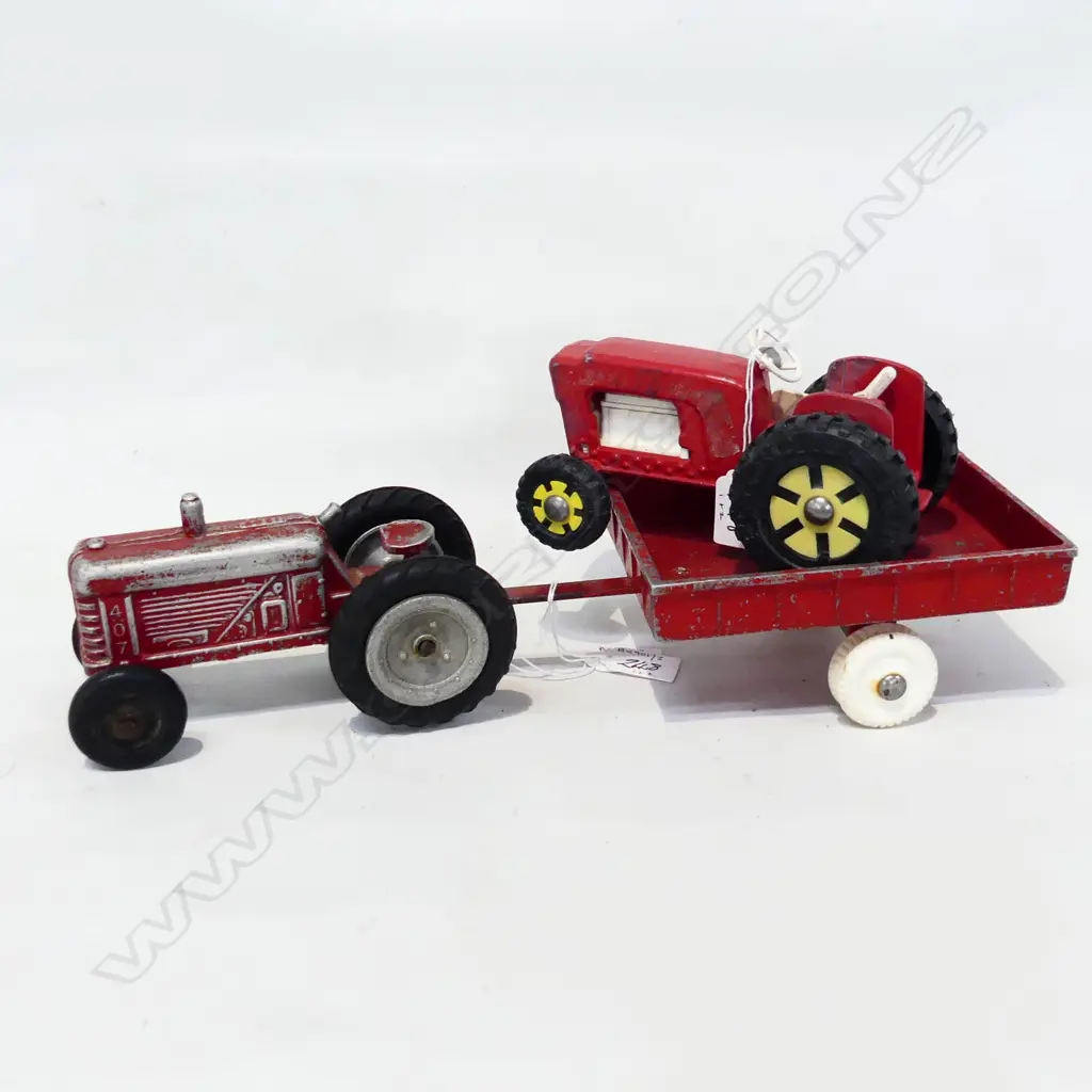 FUN HO TRACTOR & TRAILER L460MM & 2 TRACTORS Image 1++