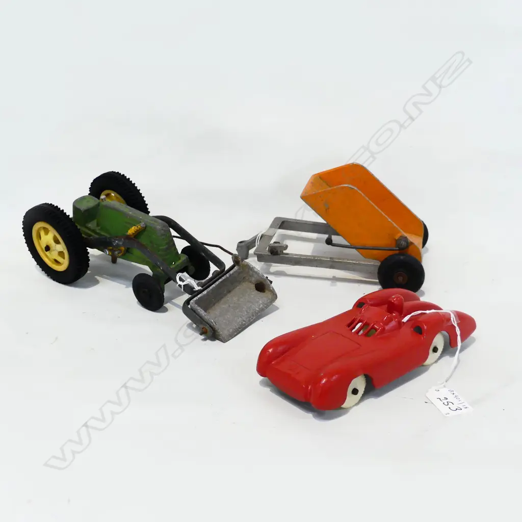 FUNHO2 WHEEL TRACTOR WITH TIP TRAILER L300MM FRONT END LOADER TRACTOR L250MM & MERC RACE CAR L200MM Image 1++