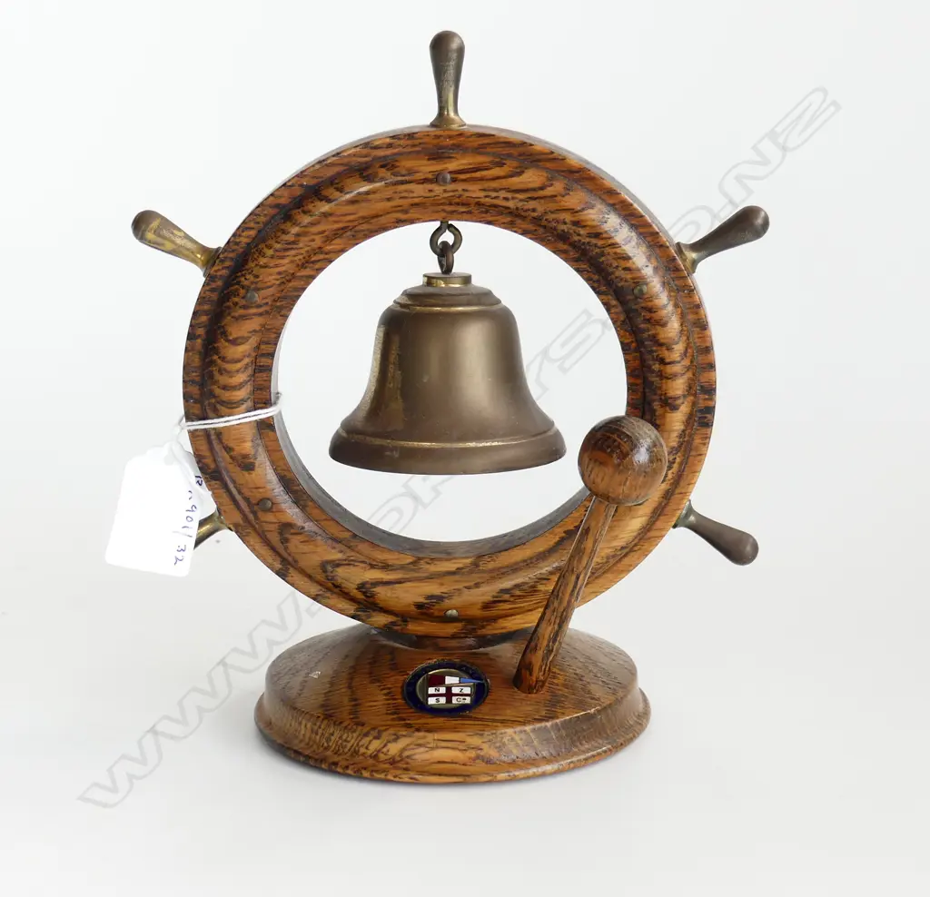 NZ SHIPPING CO OAK & BRASS DINNER BELL  ZA24710  Image 1++