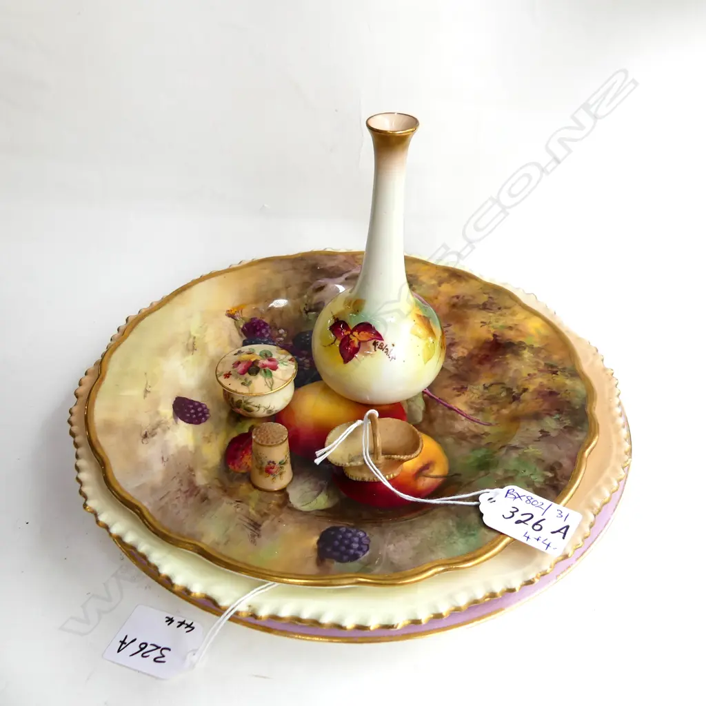8 PCES ROYAL WORCESTER; 4 PLATES (FRUIT FAULTED) 260mm dia, K. BLAKE VASE, 3 MINIATURES Image 1++
