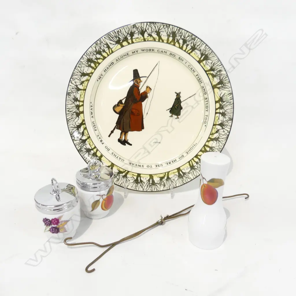 3 PCES ROYAL WORCESTER EVESHAM + ROYAL DOULTON ISAAC NEWTON PLATE 265mm dia Image 1++