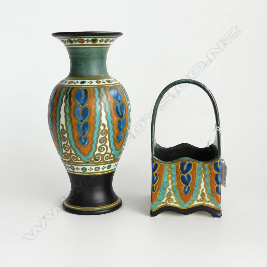 2 PCES GOUDA; VASE H.230mm & BASKET (HANDLE REPAIRED) Image 1++