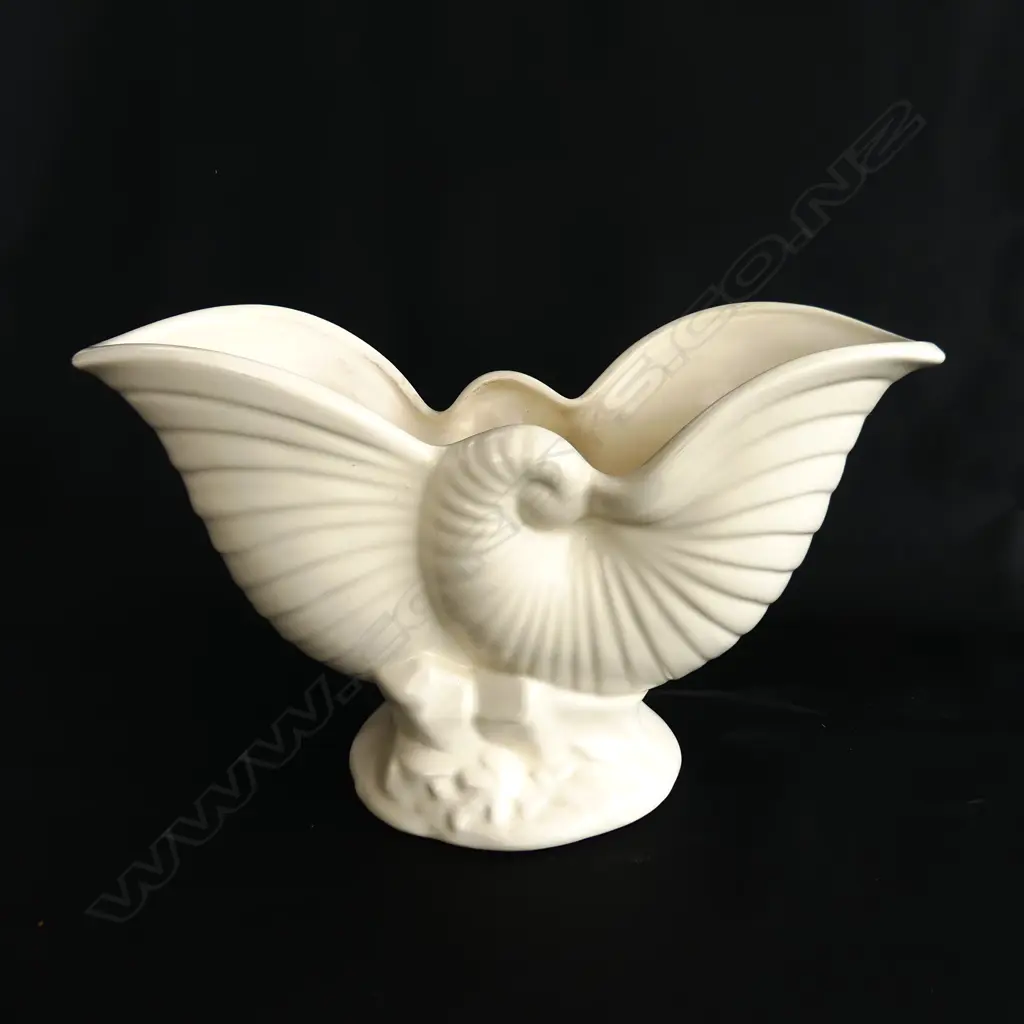 CROWN LYNN NAUTILUS VASE, 290X180mm Image 1++