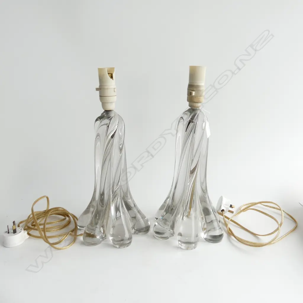 PR STYLISH C1960S FRENCH 'ART VANNES' WRYTHEN GLASS TABLE LAMPS. H.380mm Image 1++