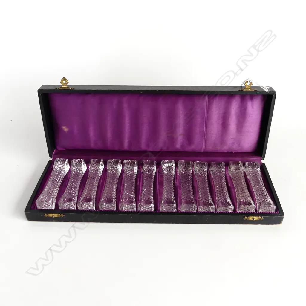 12 ANTIQUE CRYSTAL KNIFE RESTS, L.90mm, CASED Image 1++
