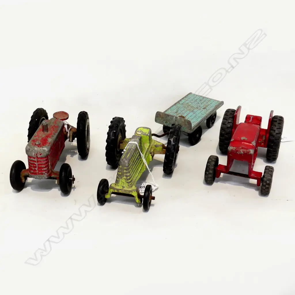 FUN HO TRACTOR & TRAILER L350MM & 2 FUN HO TRACTORS Image 1++