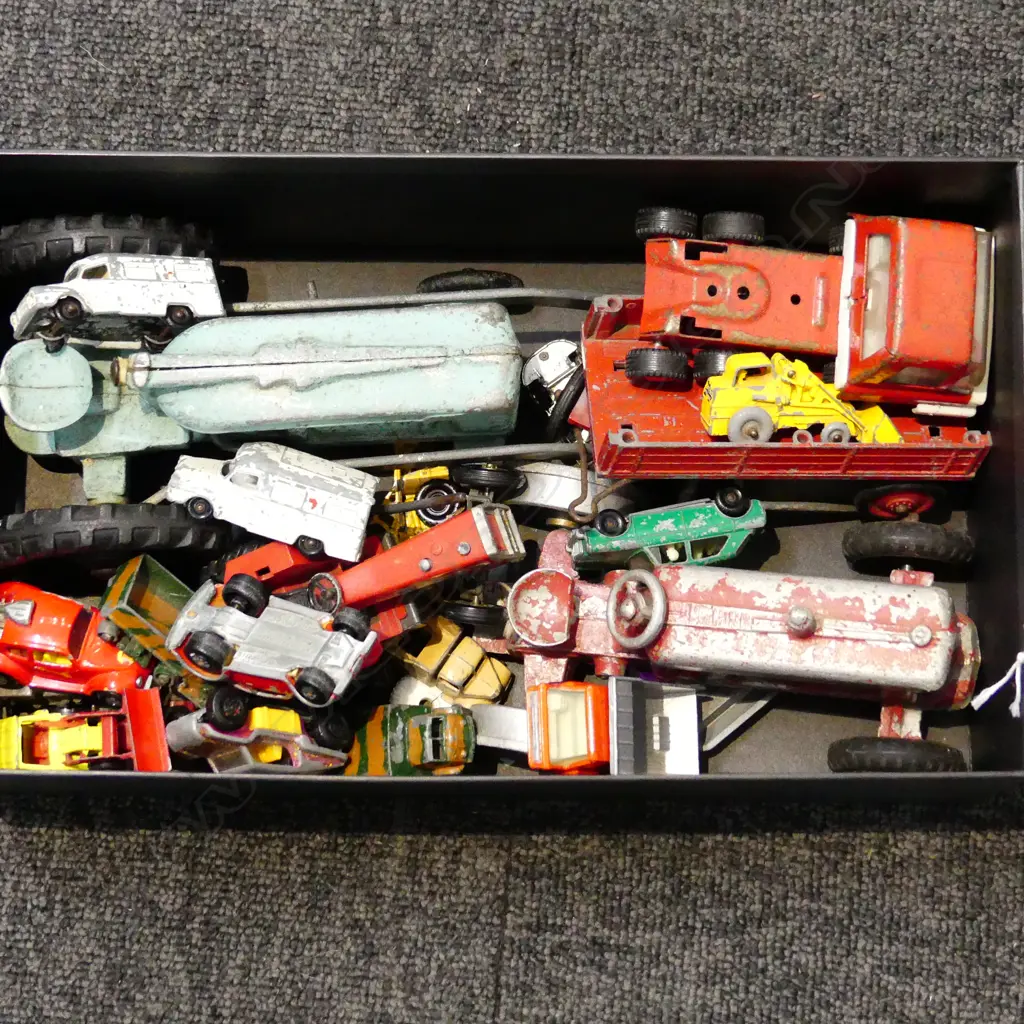 BOX MIXED FUNHO & OTHER VINTAGE TOYS Image 1++
