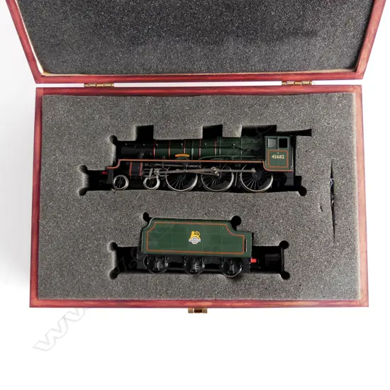 WOODEN BOXED TOY LOCOMOTIVE AND TENDER. BACHMANN 'BRANCHLINE'. 45682