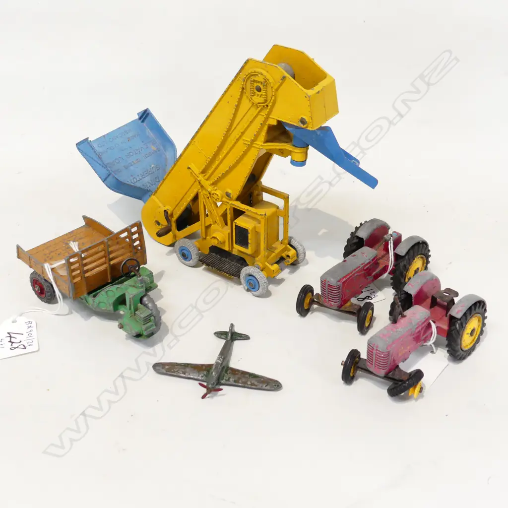2 DINKY TOY TRACTORS  HAY BAIL LOADER MOTO CART  &  UNBRANDED WW2 FIGHTER PLANE L60MM Image 1++
