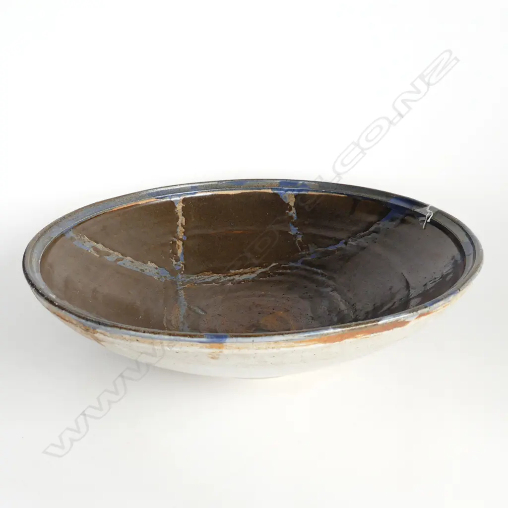 LARGE NEW ZEALAND STUDIO POTTERY BOWL, DIA. 430mm Image 1++