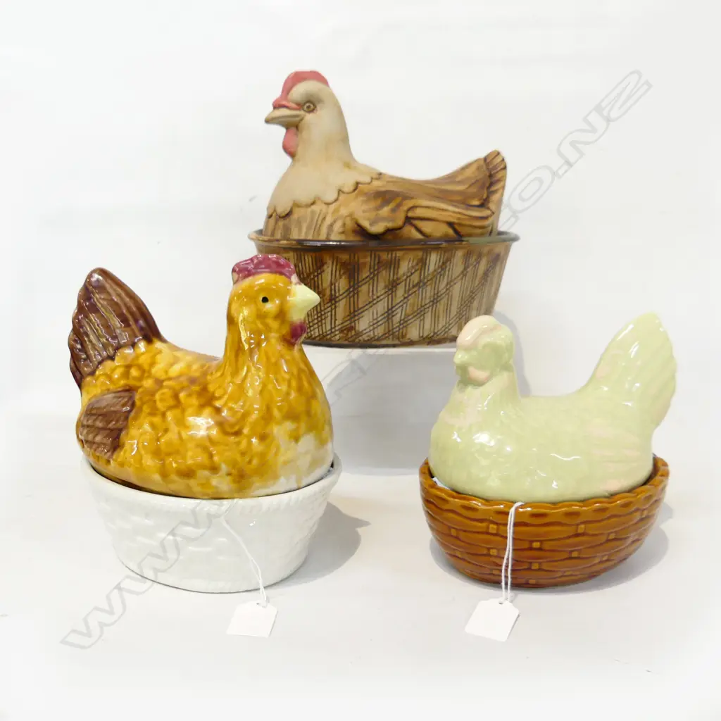 3 ASST CHICKEN LIDDED DISHES, L. 170 180 & 220mm Image 1++