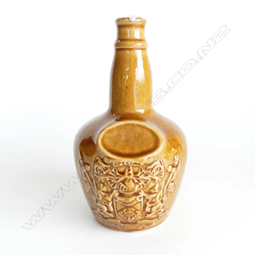 INDIAN MOHAN MEAKIN BREWERIES BOTTLE Image 1++