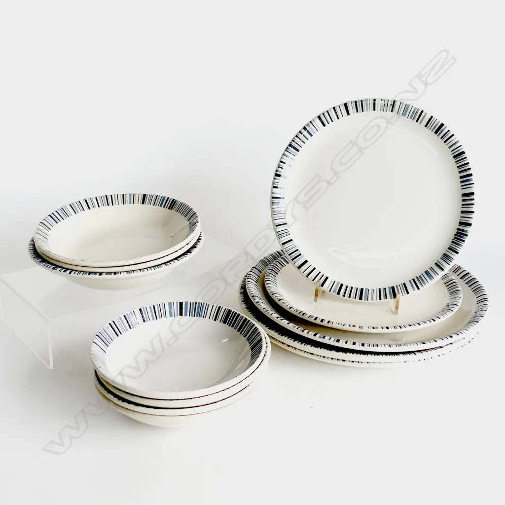 11 PIECE CROWN LYNN PART DINNER SET, SUPER VITRIFIED DINNERWARE NO 78, GREY STRIPES Image 1++