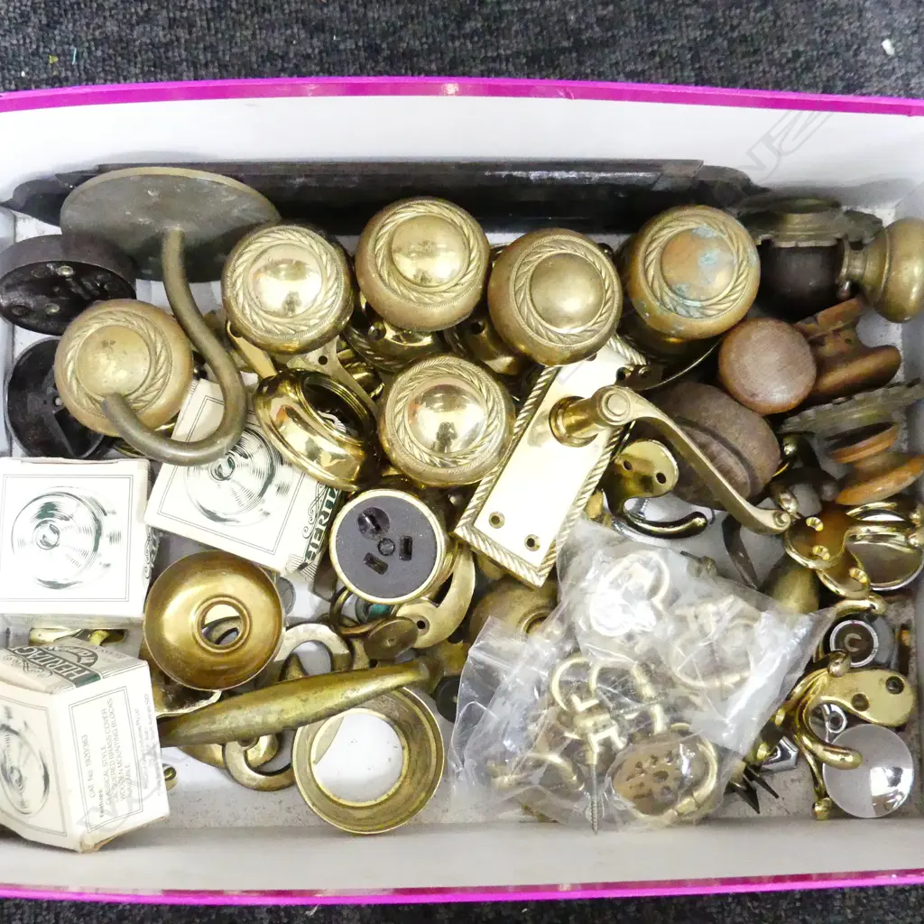 BOX LOT ASST. BRASS DOOR HARDWARE ETC Image 1++
