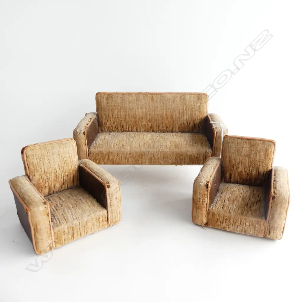 VINTAGE DOLLS FURNITURE, COUCH (L.320mm)  & 2 ARM CHAIRS Image 1++
