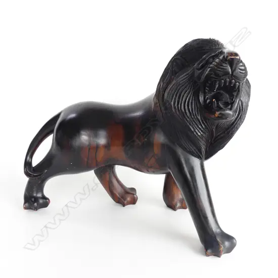 LARGE & HEAVY CARVED EBONY LION H.375mm L.470mm