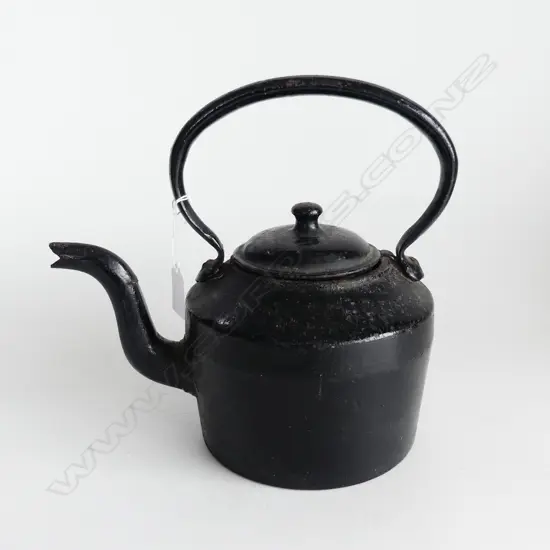 ANTIQUE CAST IRON BLACK TEA KETTLE H. 260mm