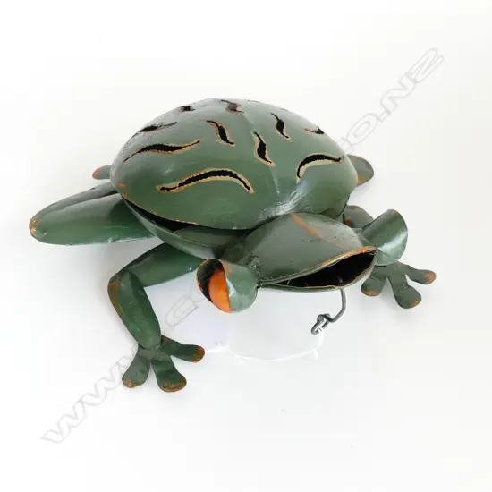 GREEN PAINTED METAL FROG L.260mm