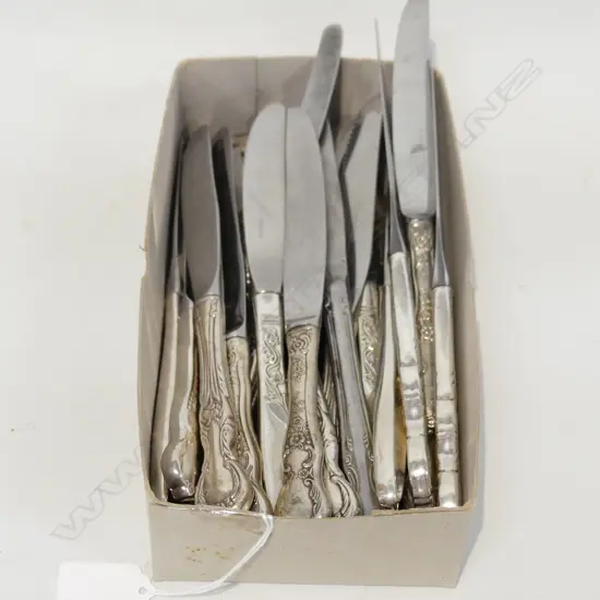 BOX ASST VINTAGE SILVER PLATE HANDLE KNIVES, RODD, GROSVENOR ETC..