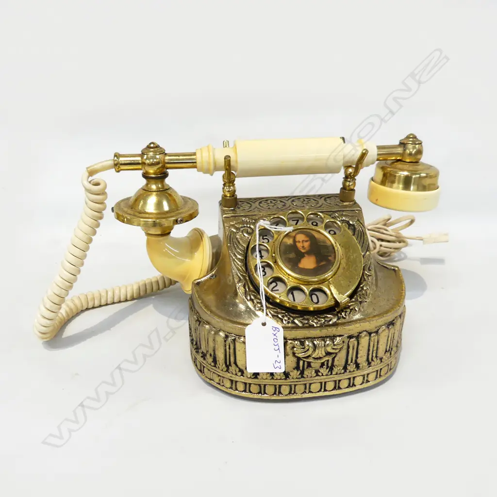 REPLICA VINTAGE TELEPHONE Image 1++
