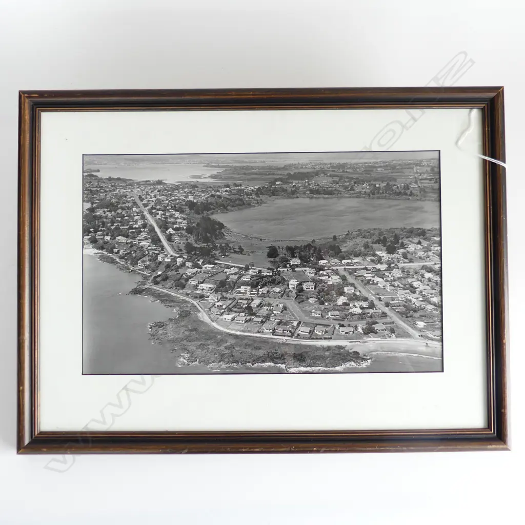 FRAMED VINTAGE NZ AERIAL PHOTOGRAPH, TAKAPUNA C.1940 240x390mm Image 1++