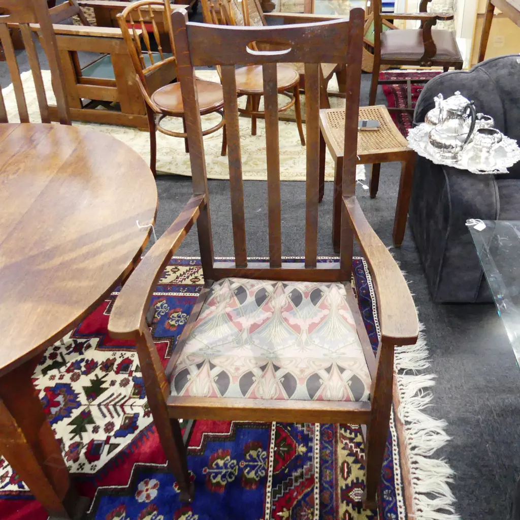 EARLY 20thC OAK DINING TABLE w. 1 LEAF + 6 SLAT BACK DINING CHAIRS (2 CARVERS) Image 1++