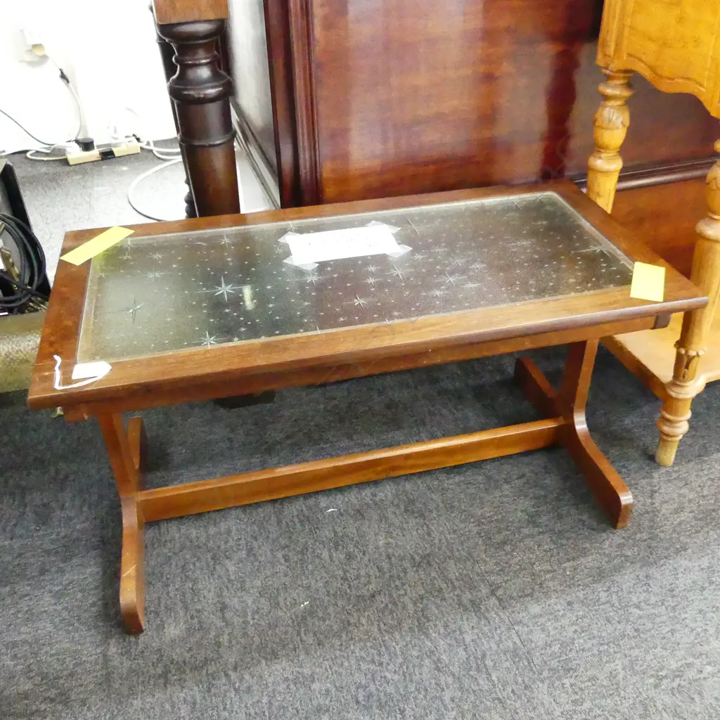 G PLAN MAHOGANY COFFEE TABLE w. ETCHED GLASS TOP  760x380x395mm Image 1++